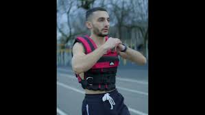 Реклама нового жилета WorkOut H20 Red Square