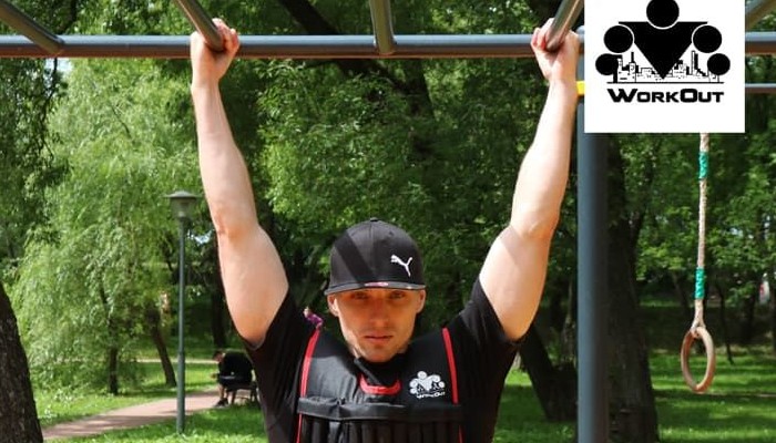 Streetlifting: тренировка с жилетом и утяжелителями на ноги